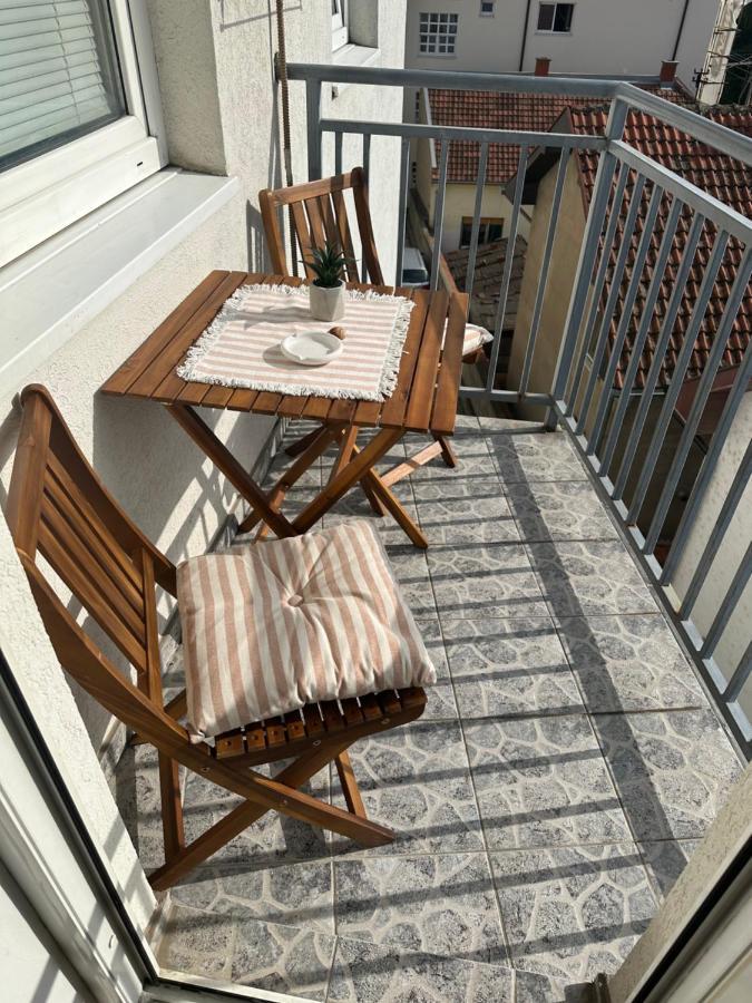 Апартаменти Lux Stan Na Dan Пожареваць Екстер'єр фото
